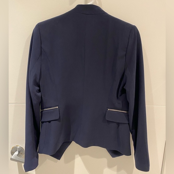 Navy blazer size small - Picture 2 of 4